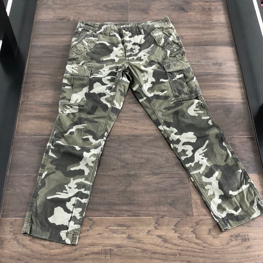 OLD NAVY CAMOUFLAGE JEANS 34 x 32